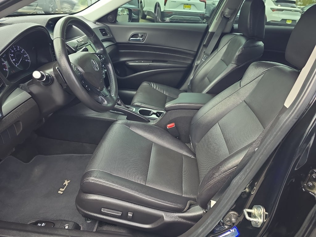 2017 Acura ILX w/Premium Pkg