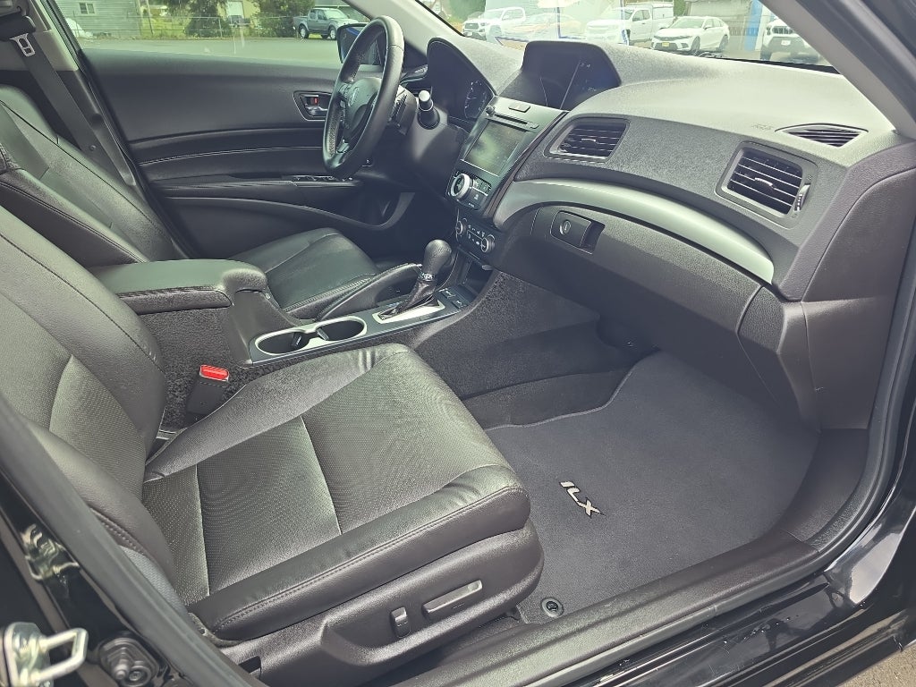 2017 Acura ILX w/Premium Pkg