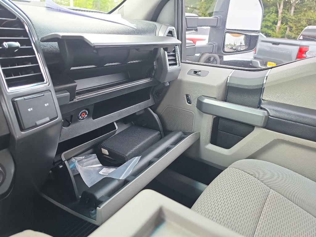 2017 Ford Super Duty F-350 SRW Platinum