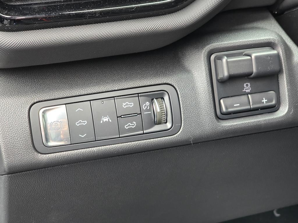 2025 Chevrolet Silverado EV RST - Max Range