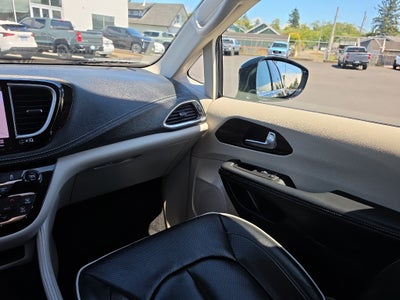 2023 Chrysler Pacifica Hybrid Limited