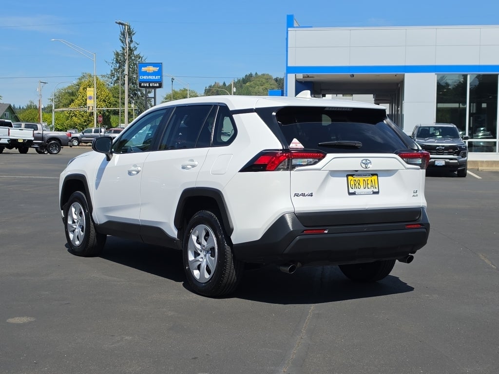 2025 Toyota RAV4 LE