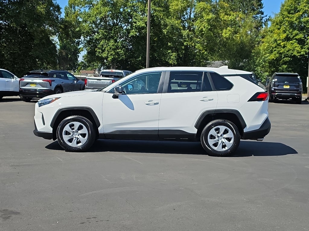 2025 Toyota RAV4 LE
