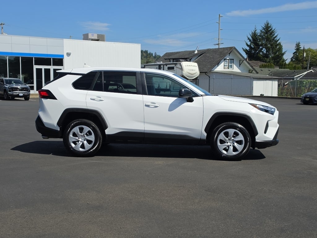 2025 Toyota RAV4 LE