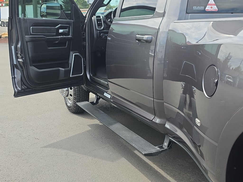 2021 RAM 3500 Laramie Crew Cab 4x4 8' Box