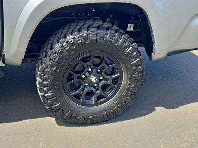 2022 Toyota Tacoma 4WD SR