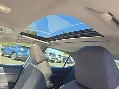 2022 Toyota Camry Hybrid LE