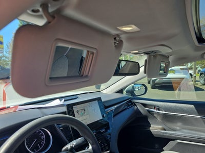 2022 Toyota Camry Hybrid LE