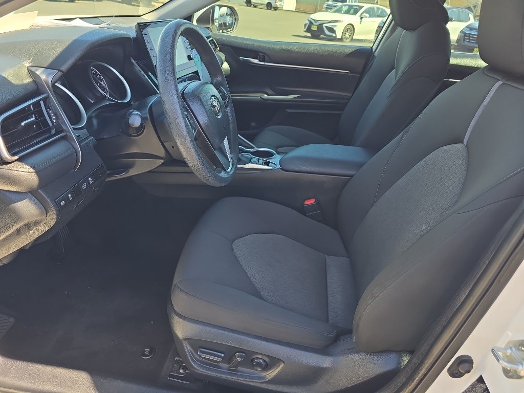 2022 Toyota Camry Hybrid LE