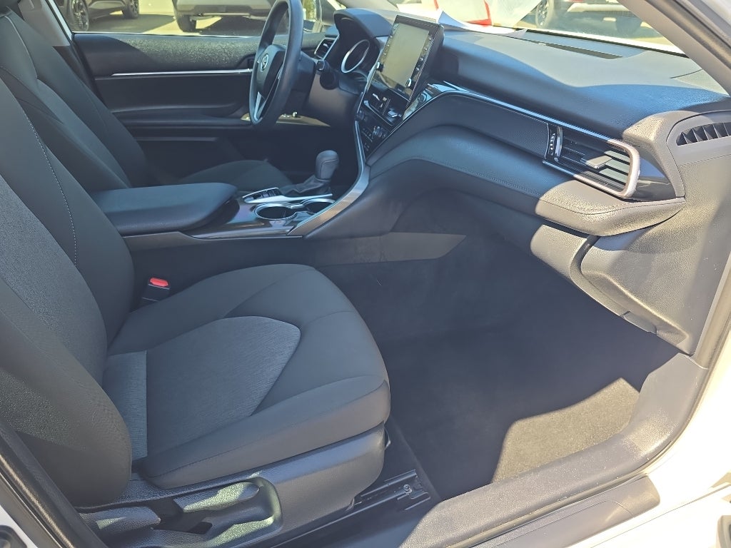 2022 Toyota Camry Hybrid LE