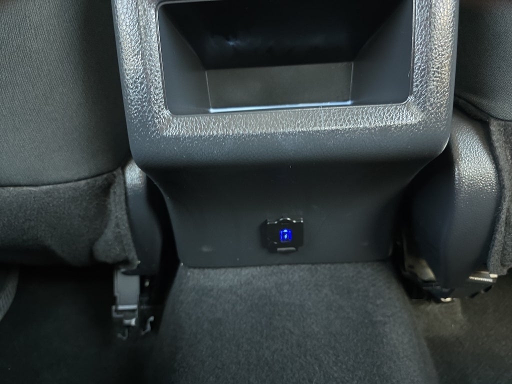 2022 Toyota Camry Hybrid LE