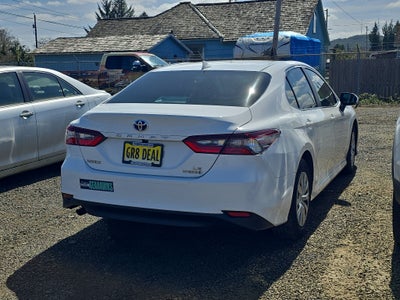 2022 Toyota Camry Hybrid LE