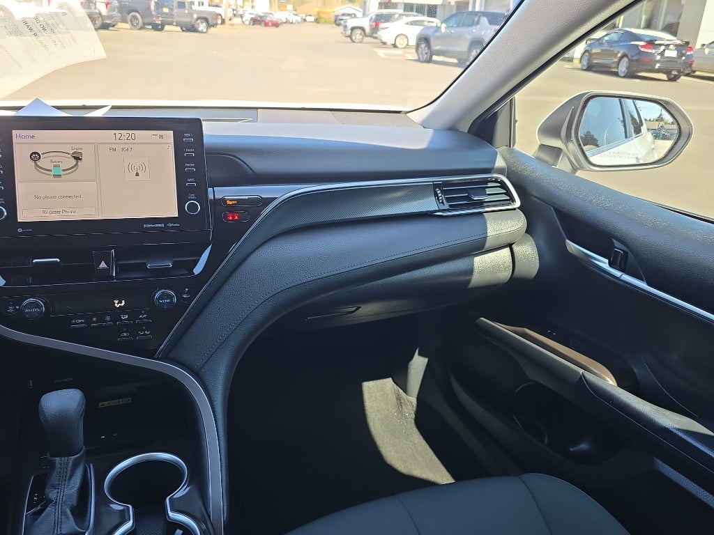 2022 Toyota Camry Hybrid LE