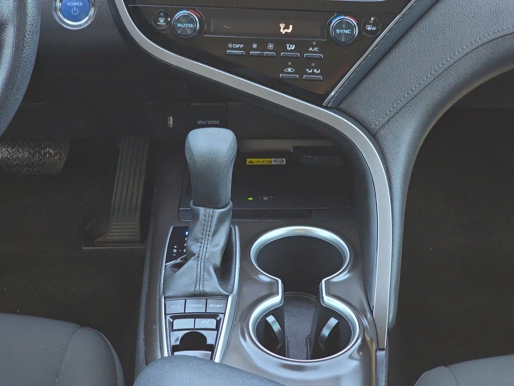 2022 Toyota Camry Hybrid LE