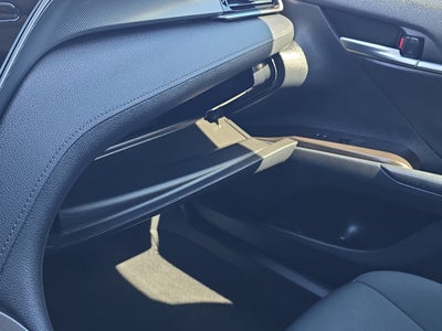 2022 Toyota Camry Hybrid LE