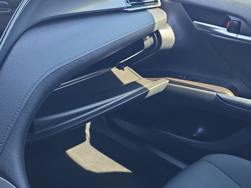 2022 Toyota Camry Hybrid LE