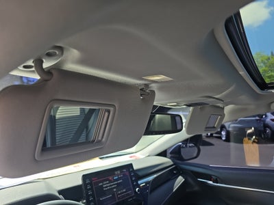 2022 Toyota Camry Hybrid SE