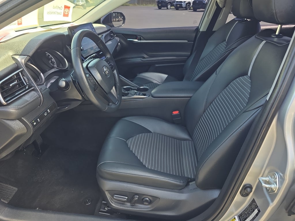 2022 Toyota Camry Hybrid SE