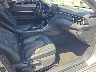 2022 Toyota Camry Hybrid SE