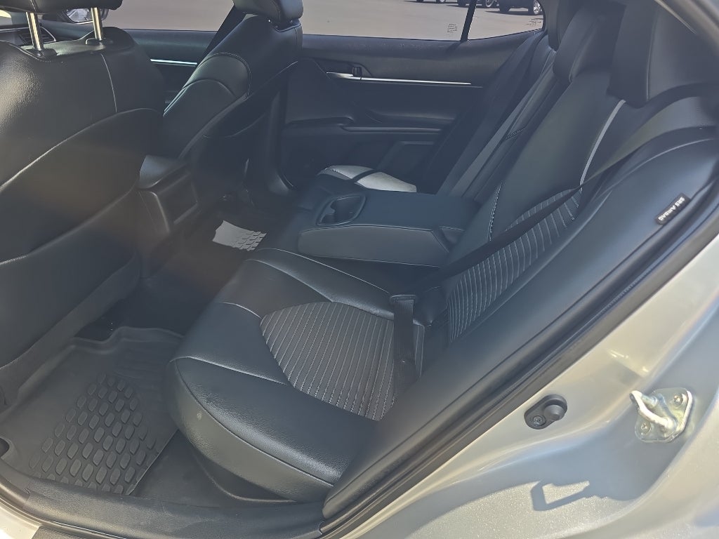 2022 Toyota Camry Hybrid SE