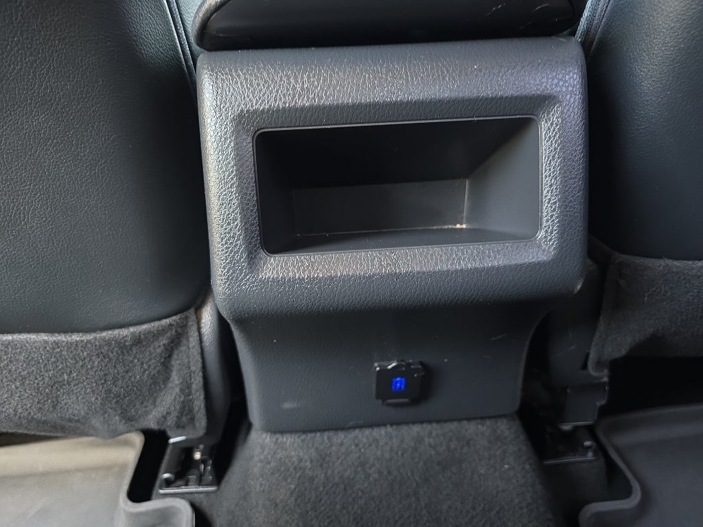 2022 Toyota Camry Hybrid SE
