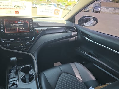 2022 Toyota Camry Hybrid SE