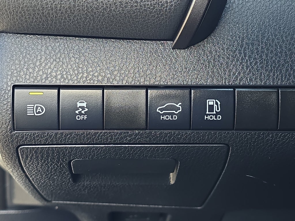2022 Toyota Camry Hybrid SE