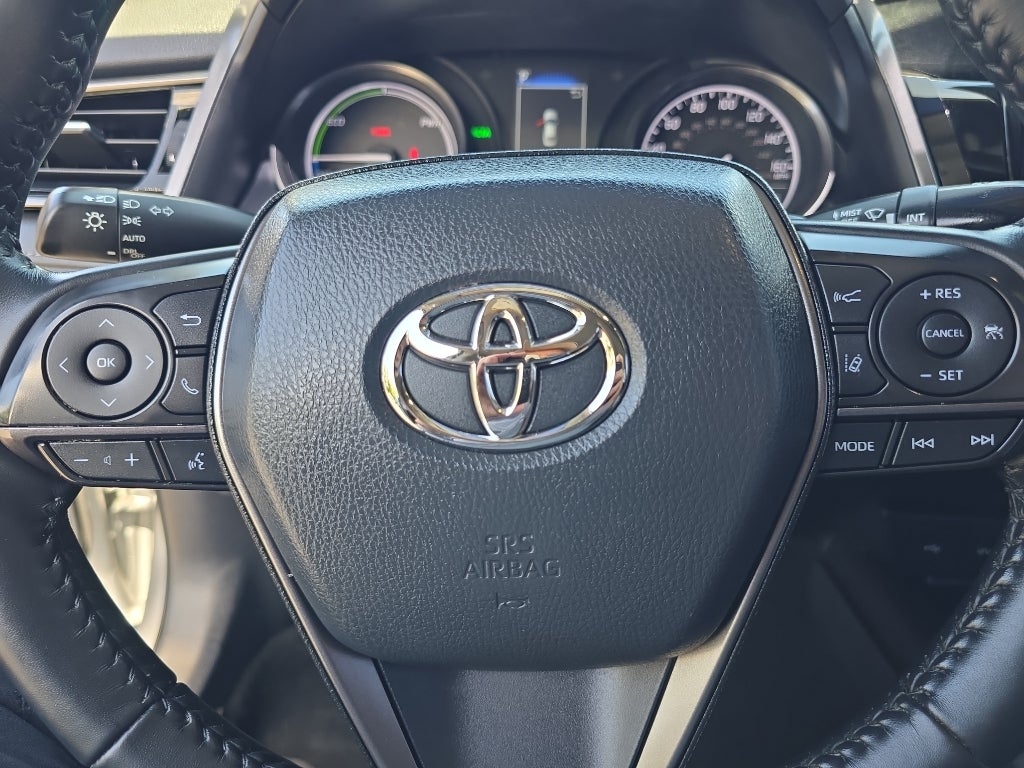 2022 Toyota Camry Hybrid SE