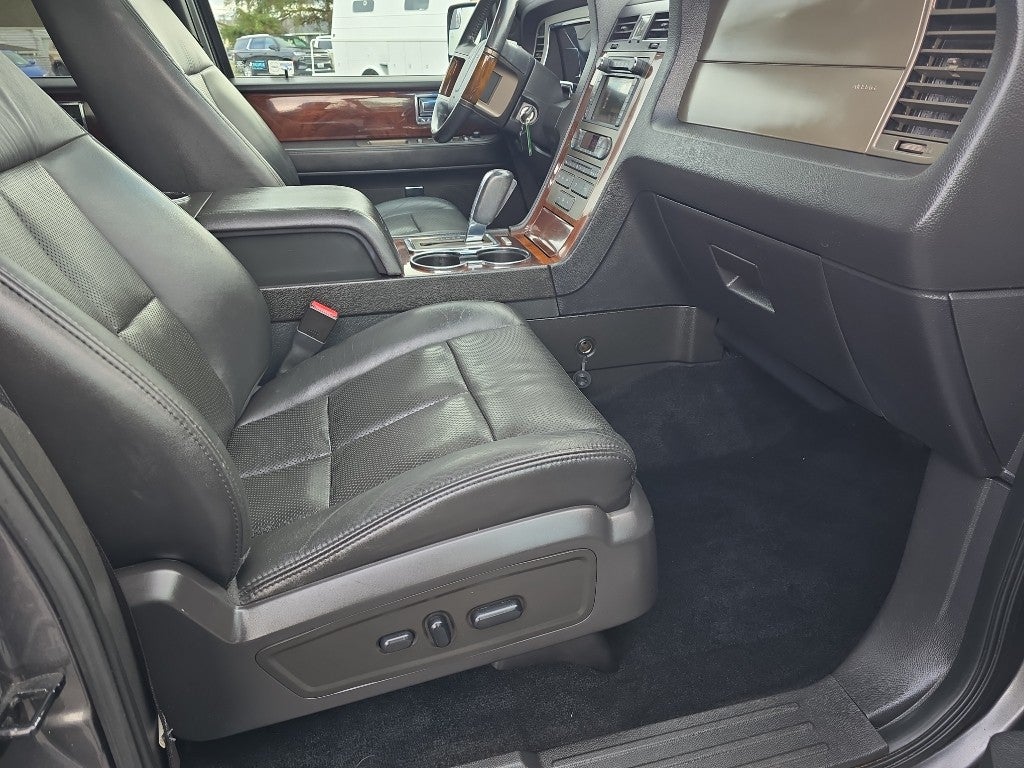 2012 Lincoln Navigator Base
