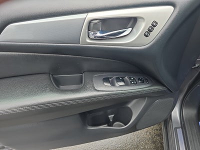 2017 Nissan Pathfinder SL