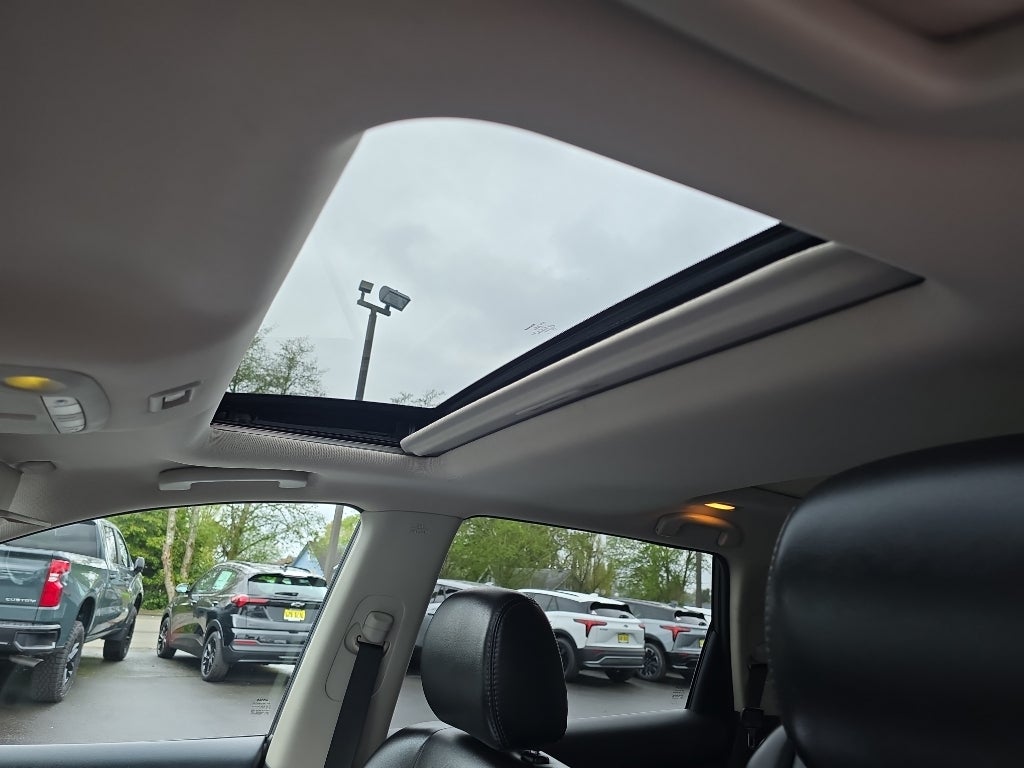 2017 Nissan Pathfinder SL