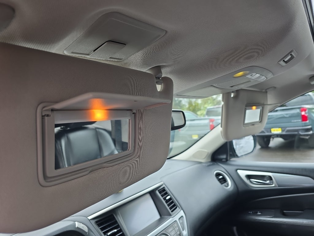 2017 Nissan Pathfinder SL