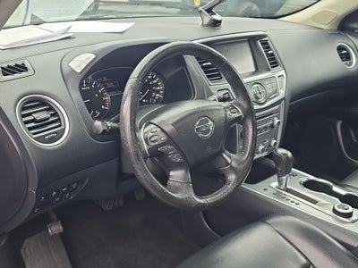 2017 Nissan Pathfinder SL