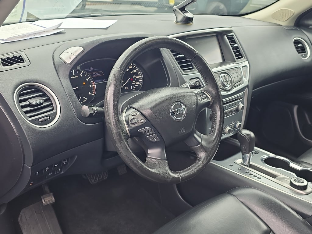2017 Nissan Pathfinder SL