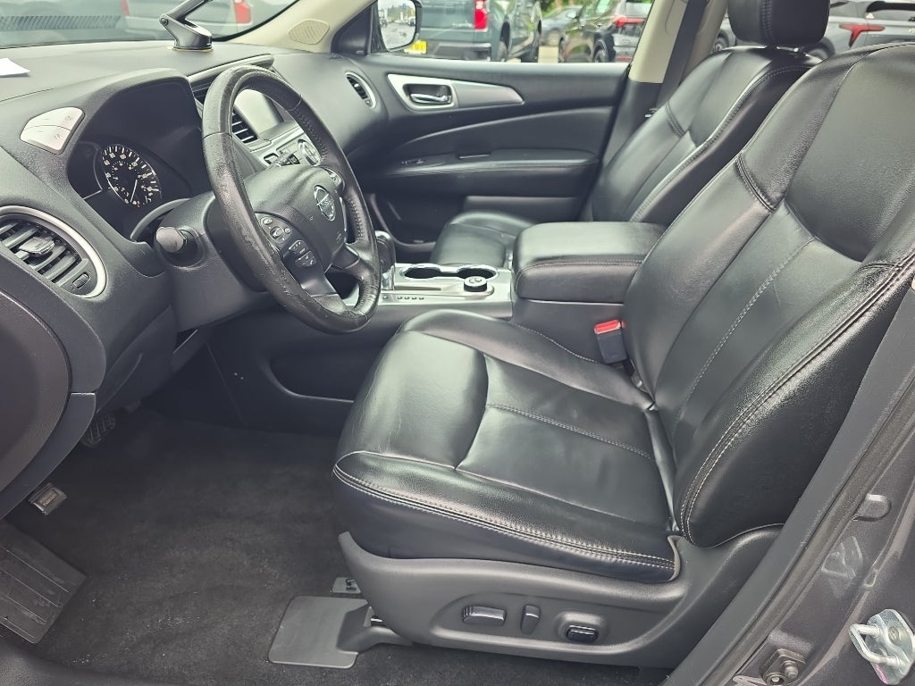 2017 Nissan Pathfinder SL