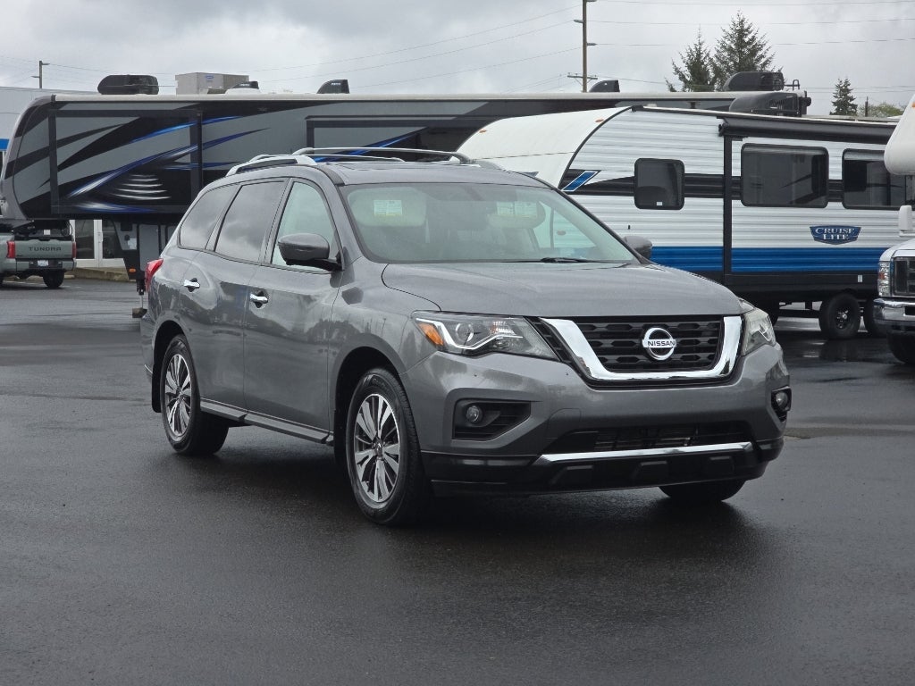 2017 Nissan Pathfinder SL