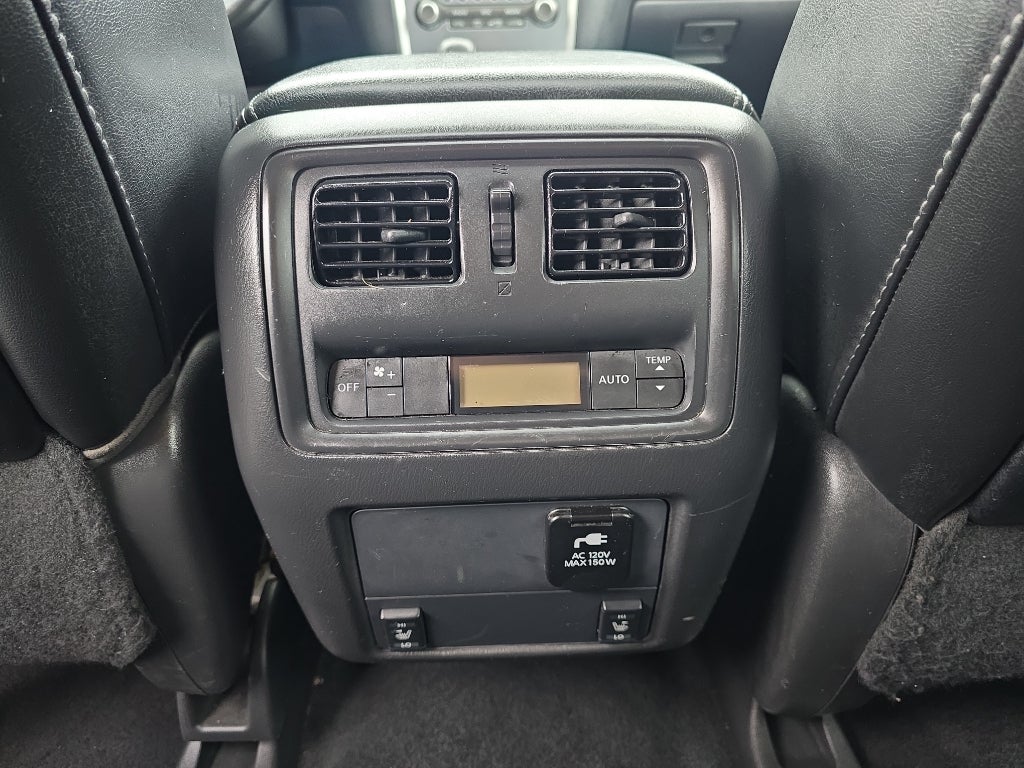 2017 Nissan Pathfinder SL