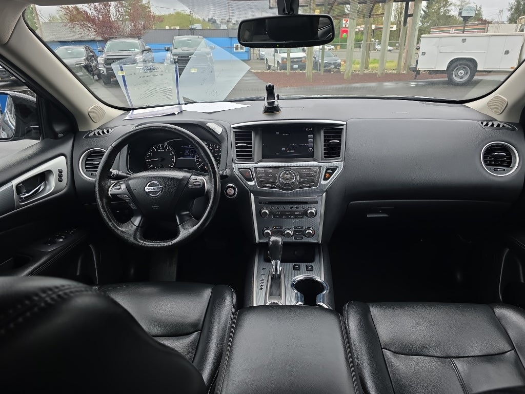 2017 Nissan Pathfinder SL