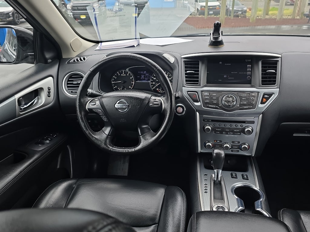 2017 Nissan Pathfinder SL