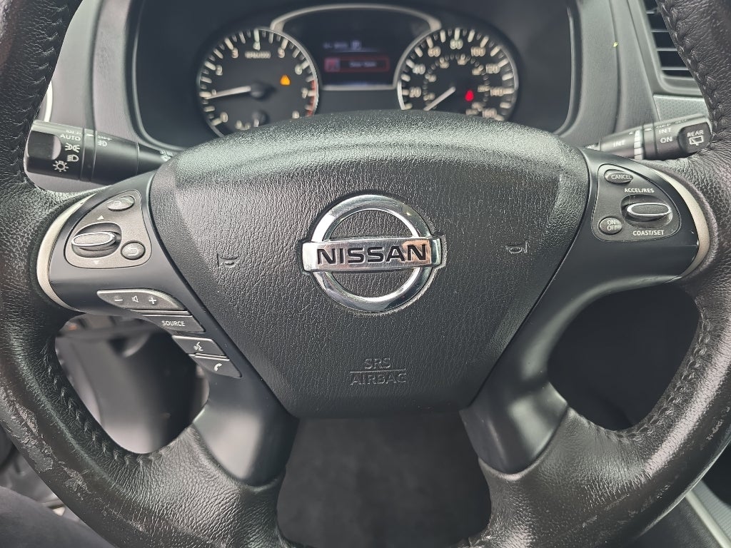 2017 Nissan Pathfinder SL