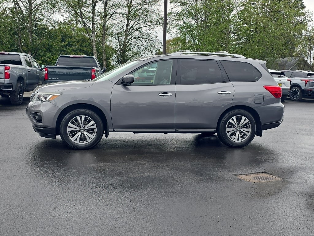 2017 Nissan Pathfinder SL