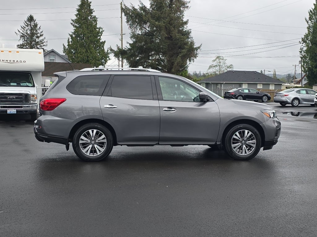 2017 Nissan Pathfinder SL
