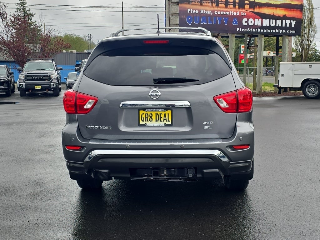 2017 Nissan Pathfinder SL