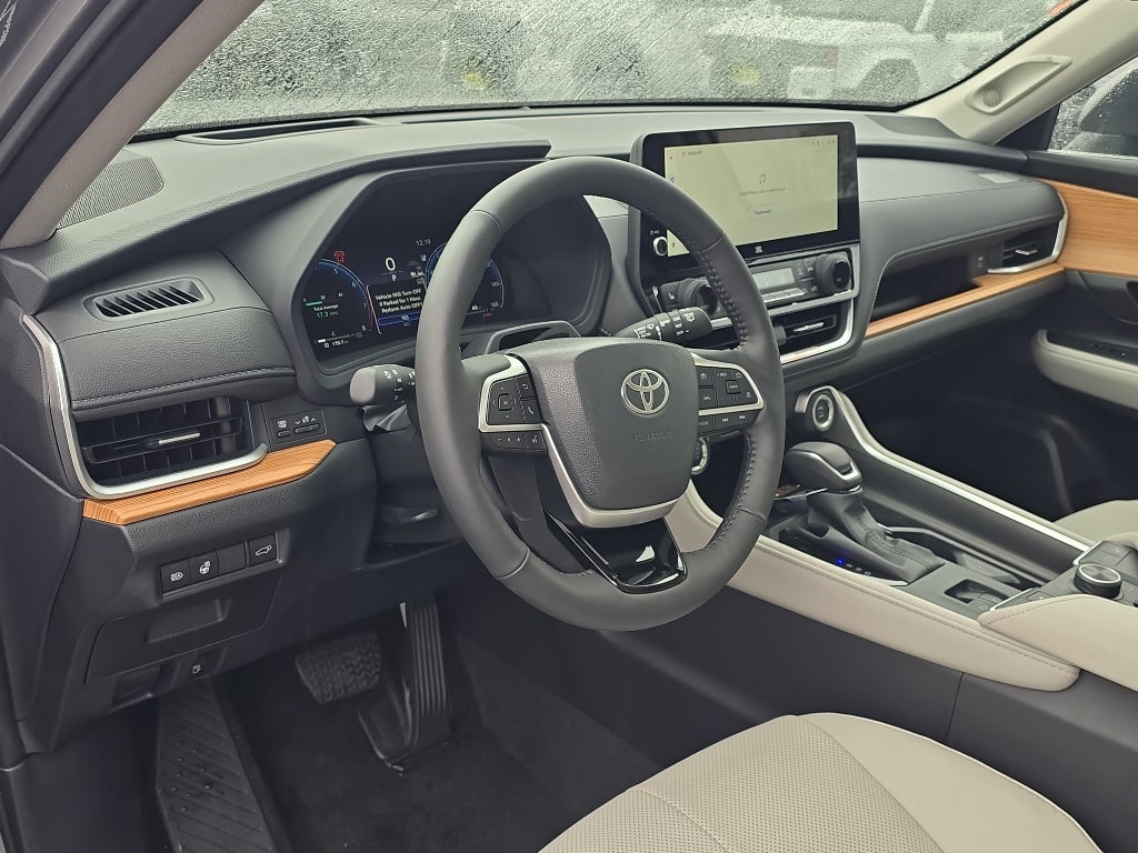 2026 Toyota Grand Highlander LE