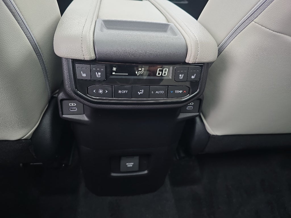 2026 Toyota Grand Highlander LE