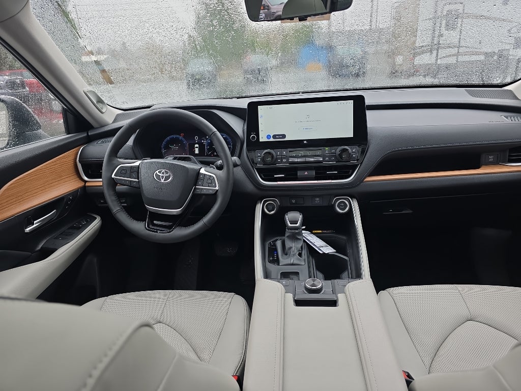 2026 Toyota Grand Highlander LE