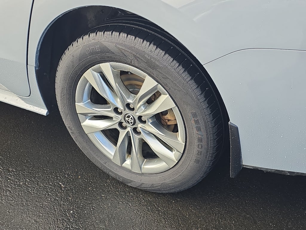 2022 Toyota Sienna XLE Woodland Edition