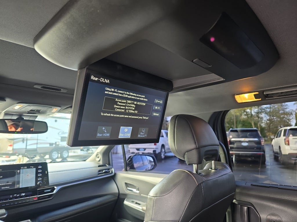 2022 Toyota Sienna XLE Woodland Edition