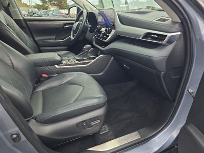 2023 Toyota Highlander Hybrid Platinum