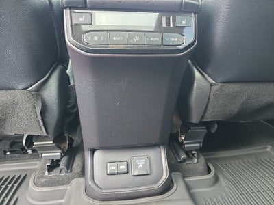 2023 Toyota Highlander Hybrid Platinum